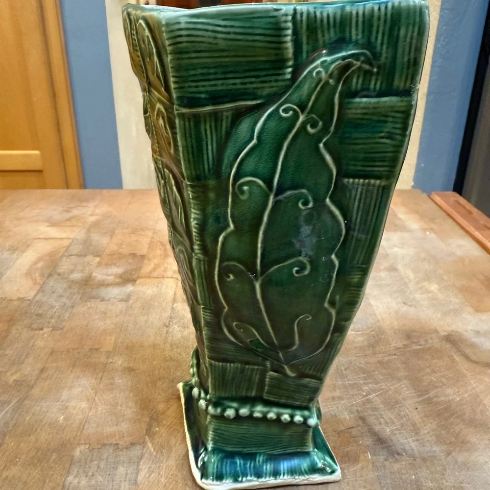 Vintage Mid Century Pottery Ceramic Glossy Green Unique Shape Fish Stamp Vase - Picture 6 of 16